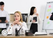 Bukan Soal Skill! 10 Kebiasaan di Kantor yang Diam-Diam Menghambat Karier