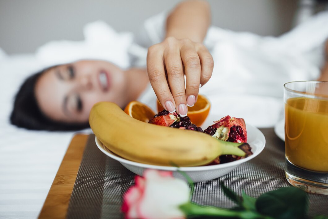 Makan Sebelum Tidur, Kebiasaan Sehat atau Bom Waktu untuk Tubuh?