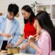 Gen Z Jago Ngoding Tapi Gagal Masak Nasi? Ini Penjelasan Psikologinya