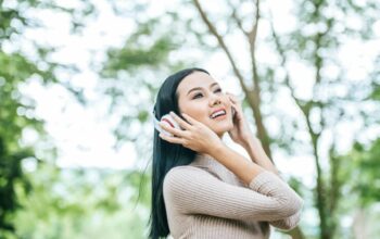 10 Ciri Perempuan Bahagia yang Pancarkan Kesehatan Alami