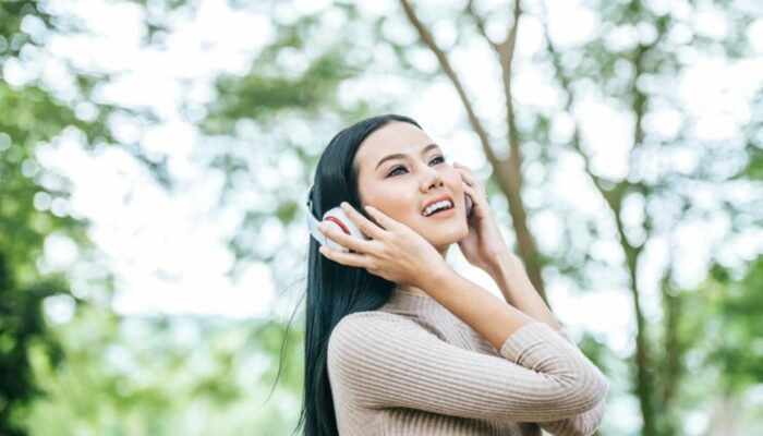 10 Ciri Perempuan Bahagia yang Pancarkan Kesehatan Alami