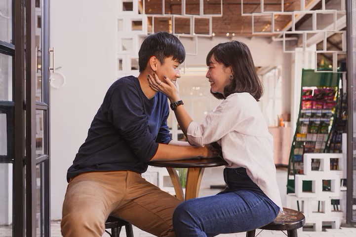 Hubungan Low Key, Cinta Diam-Diam yang Bikin Iri!