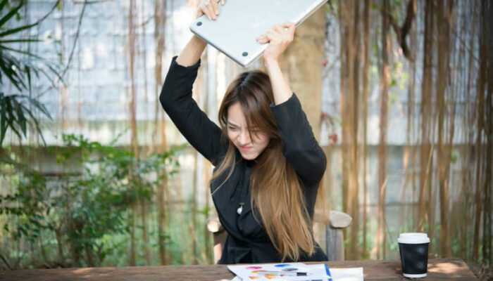 Stress Parah, Ini Cara Nyeleneh Biar Otak Kreatif Tetap Waras!
