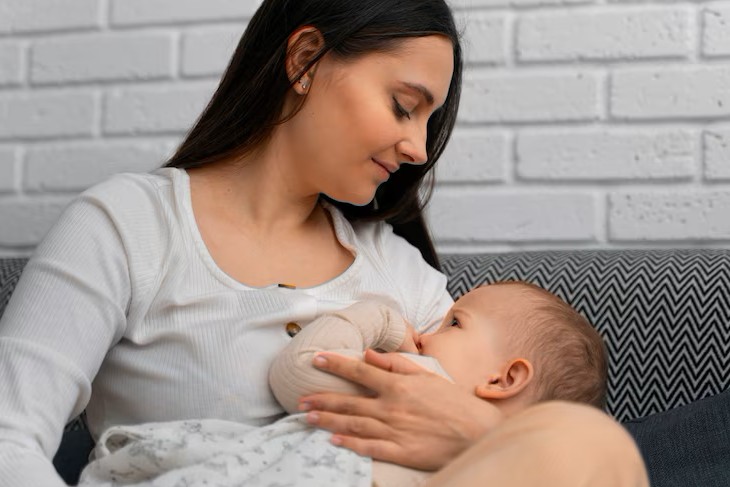 Payudara Kendur Setelah Menyusui? Inilah Alasan Mengapa Ibu Tidak Perlu Khawatir!