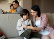 Gadget Bikin Jauh atau Dekat? Rahasia Hubungan Orang Tua dan Anak