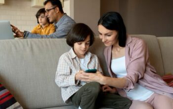 Gadget Bikin Jauh atau Dekat? Rahasia Hubungan Orang Tua dan Anak