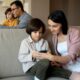 Gadget Bikin Jauh atau Dekat? Rahasia Hubungan Orang Tua dan Anak