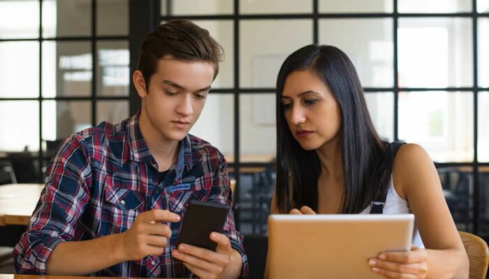 Tips Jitu Minta Kenaikan Gaji Lewat WhatsApp