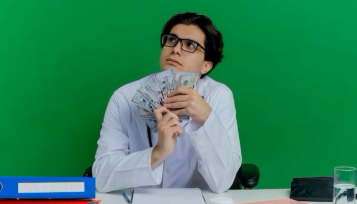 Jangan Percaya! 7 Mitos Keuangan yang Bikin Usia 30 Terjebak