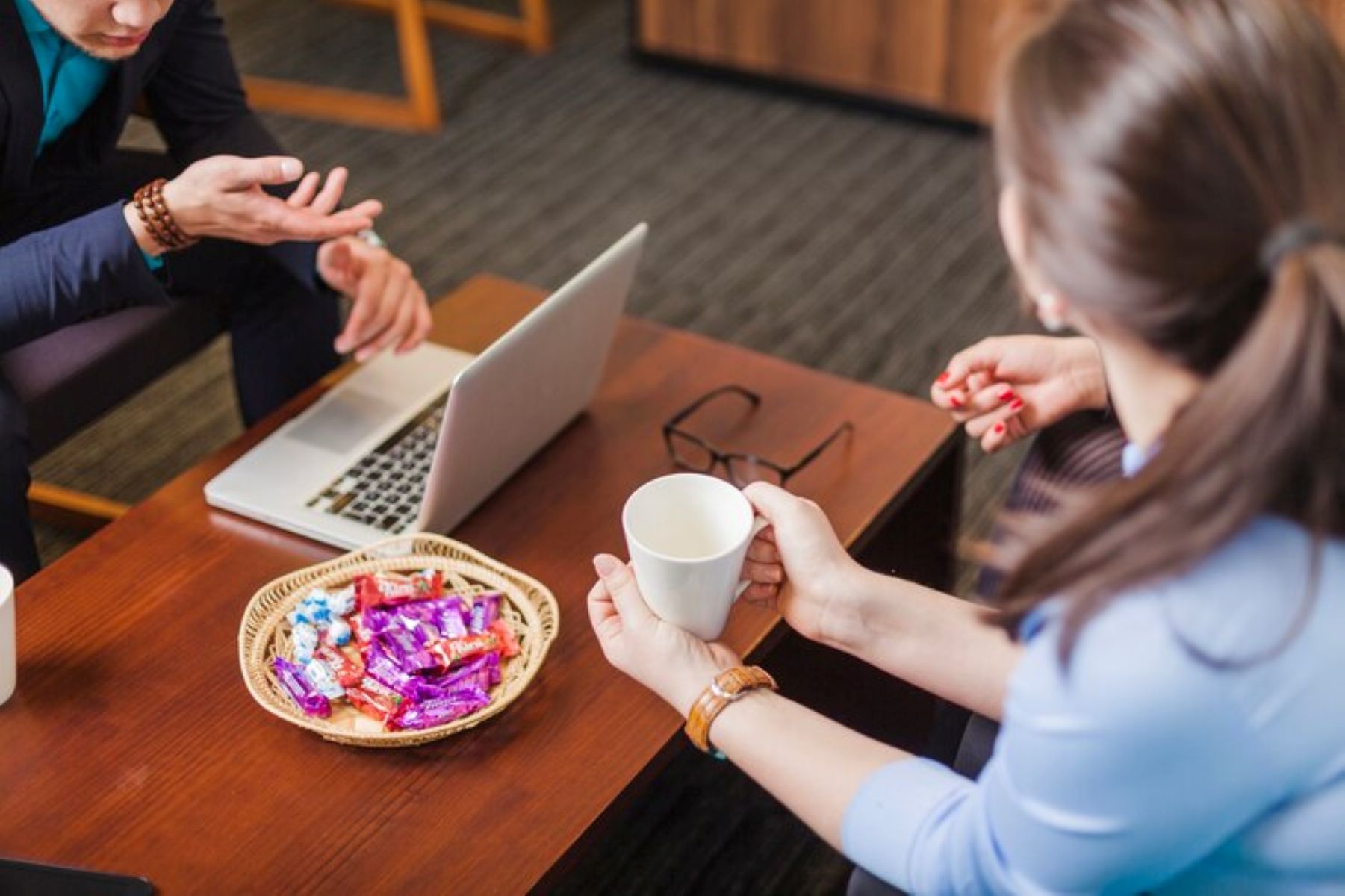 Strategi Cari Kerja Buat Introvert Tanpa Harus Menjilat