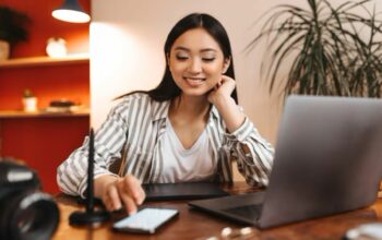 Wanita Karier Introvert, Ini 7 Cara Raup Duit dari Internet!