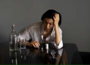 Pujian Manis, Racun Tersembunyi: Cegah Sabotase Emosional!