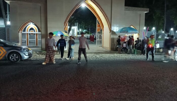 Polsek Kediri Perketat Pengamanan Sholat Tarawih di Masjid Jamiq