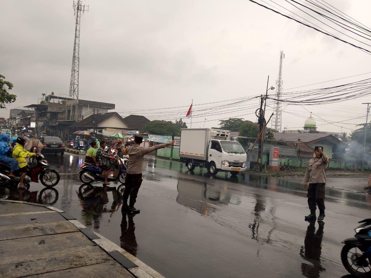 Aman & Nyaman! Polisi Kediri Kawal Ngabuburit Ramadan