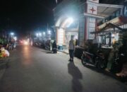 Polsek Labuapi Kawal Tarawih, Jamaah Merasa Aman dan Nyaman
