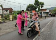 Polsek Kuripan Berbagi Takjil dan Santunan: Sambut Ramadan dengan Kepedulian