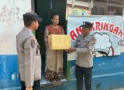 Polsek Pelabuhan Lembar Salurkan Bantuan Sembako untuk Warga Kurang Mampu
