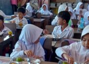 Polsek Kuripan Kawal Penyaluran Makan Bergizi Gratis di Lombok Barat