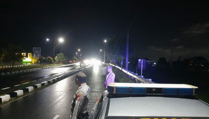 Patroli Malam Polsek Labuapi Ciptakan Rasa Aman Warga