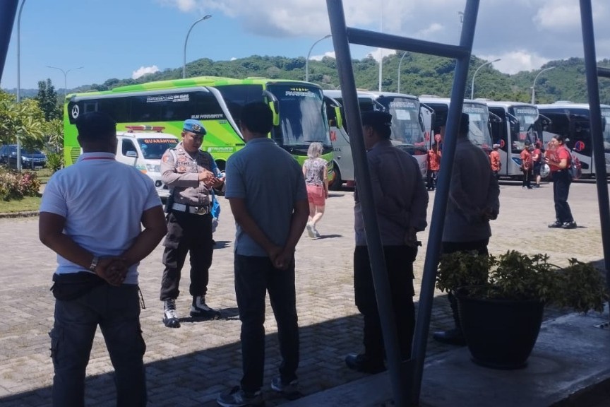 Ratusan Wisatawan Mancanegara Tiba di Lombok dengan Kapal Pesiar Viking Orion