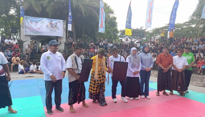 Meriahkan HUT ke-67, Lombok Barat Gelar Peresean Budaya Tradisional