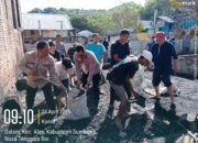 Sinergi TNI-Polri, Muspika, Pelajar, dan Warga Bersihkan Puing Kebakaran di Dusun Dalam Alas