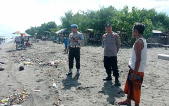 Keamanan Pantai Cemare Dijaga Ketat, Polsek Lembar Lakukan Patroli Rutin