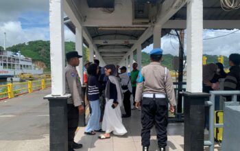 Polisi Aktif di Pelabuhan Lembar: Pastikan Rasa Aman dan Tertib