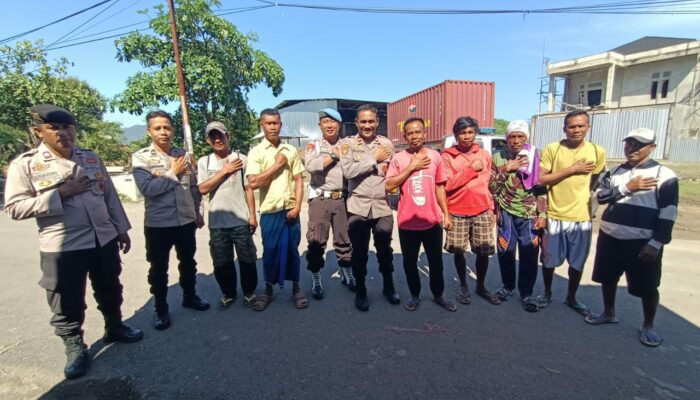 Polsek Asakota Gelar Jum’at Curhat Bersama Warga Tolotongga, Kelurahan Ule