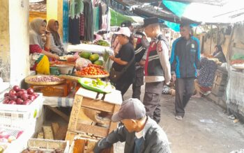 Jaga Antisipasi Lonjakan Harga dan Ketersediaan Pangan, Polsek Tanjung Rutin Laksanakan Pengecekan Pasar