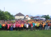 Semarakkan Hari Bhayangkara ke-79, Polres Sumbawa Barat Gelar Olahraga Bersama dan Bazar UMKM