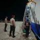 Polsek Kawasan Pelabuhan Laut Bima Laksanakan Pengamanan Kedatangan dan Keberangkatan KM. Tilongkabila di Pelabuhan Bima