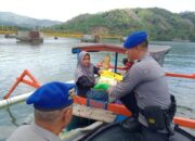 Polri Peduli, Polres Lombok Barat Gelar Gerakan Pangan Murah di Pesisir Lembar