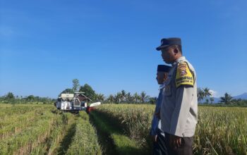 Kunjungan Bhabinkamtibmas Kuripan: Ajak Petani Wujudkan Ketahanan Pangan