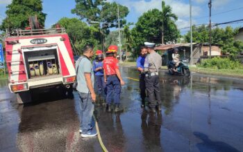 Aksi Sigap Polsek Gerung Tangani Solar Tumpah di Jalan Utama Lombok Barat