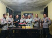 POLSEK HU’U GELAR RAZIA MIRAS DALAM OPERASI PEKAT, AMANKAN PULUHAN BOTOL ARK DAN BIR