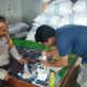 Polri Dampingi Bulog Cek Mutu 3 Ton Jagung Petani di Gerung Lombok Barat