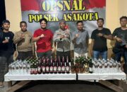 Jelang Nataru, Polsek Asakota Polres Bima Kota Sita Ratusan Botol Miras