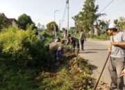 Aksi Nyata Babinsa Jaga Kebersihan Lingkungan Kediri Selatan