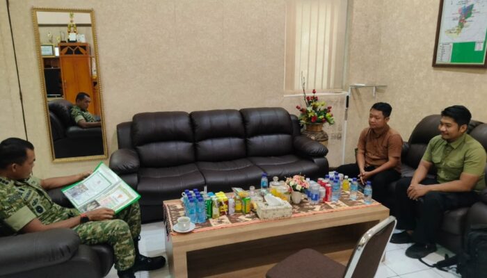 Dua Tunawicara Keliling Indonesia Diterima Dandim Mataram