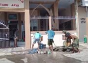 Sambut Bulan Suci, Mushola Al Amin Diperbaiki Bersama