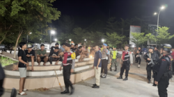 Personel Gabungan TNI-Polri Intensifkan Patroli Mobile di Pusat Keramaian Kota Sumbawa