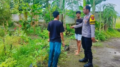 Wujudkan Visi Presiden Prabowo, Polsek Labuapi Ajak Pemuda Desa Sulap Kebun Kosong Jadi Produktif