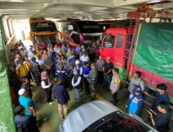 Sinergi TNI Polri Amankan Arus Mudik Pelabuhan Lembar