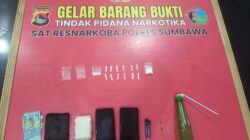 Gerebek Pengedar Saat Tidur, Sat Resnarkoba Polres Sumbawa Amankan Mahasiswa dan 14 Poket Sabu di Tarano