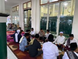 Kapolres Sumbawa Barat Duduk Bersama Masyarakat, Nikmati Kebersamaan Buka puasa bersama.