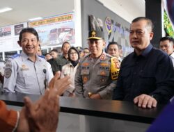 Kapolda NTB Bersama Forkopimda Pantau Arus Mudik di Terminal Mandalika, Pastikan Keamanan Penumpang
