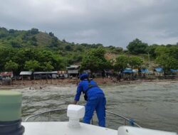 Satpolairud Polres Bima Kabupaten Gelar Patroli Perairan dan Pengamanan Wisata di Pantai Kalaki