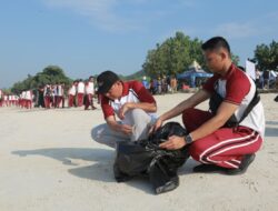 Kapolda NTB Pimpin Aksi Bersih Pantai di Tanjung Aan, Dorong Kepedulian Lingkungan