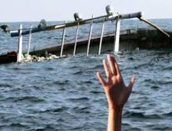 Polsek Lambu Bantu Evakuasi Korban Tenggelam di Perairan Sumi Akibat Gelombang Tinggi